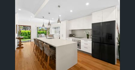 Luxury Family Home for Lease – Freshwater - Photo 4