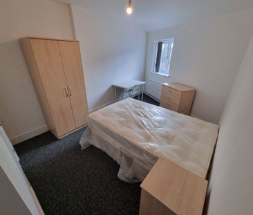 4 Bed Student Accommodation - Photo 6