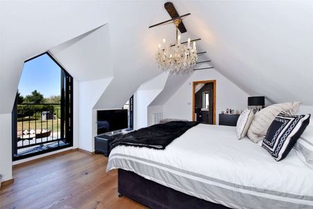 A very high specification and architecturally designed house with large private garden in the sought after village of Maidens Green. - Photo 5