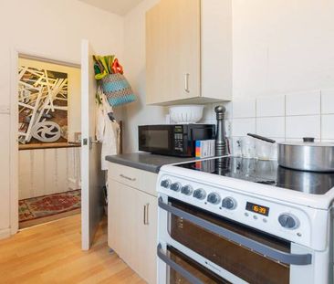 Modern Apartment - Photo 1