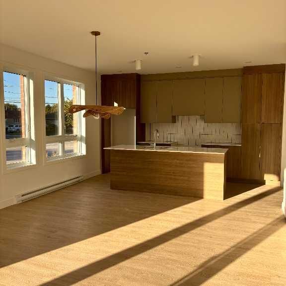 IMMEUBLE 55 ans et plus - 4 1/2 STATIONNEMENT INTÉRIEUR - ASCENSEUR - Photo 1