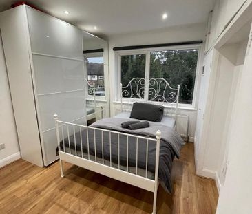 4 bedroom terraced house to rent - Photo 2