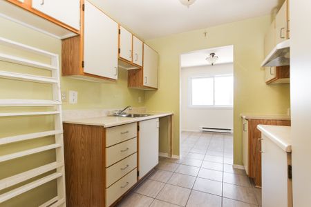 1655 Boul. du Souvenir, Laval (Laval-des-Rapides), QC H7N - Photo 2