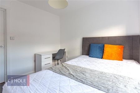 3 bedroom terraced house to rent - Photo 3