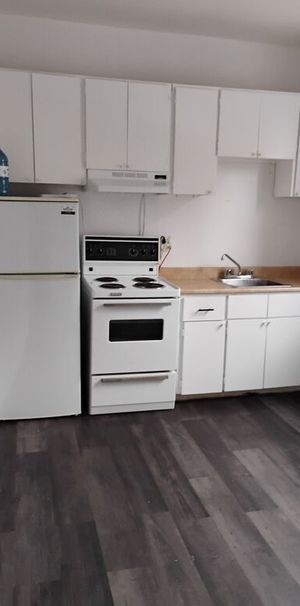 NDG - Nice 3 1/2 Heated For Rent - Photo 1