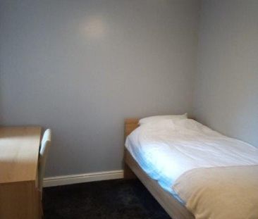 2 bedroom ground floor flat to rent - Photo 3