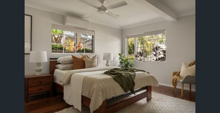 DUAL LIVING FAMILY HOME WITH SWIMMING POOL - Photo 3