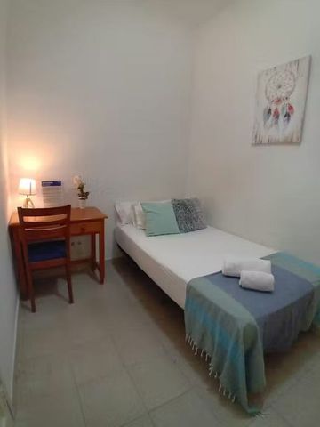 Calle del Divino Pastor, Madrid, Community of Madrid 28004 - Foto 2