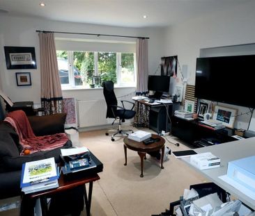 4 bedroom detached house to rent - Photo 3