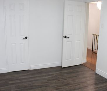 For Lease - 137 Jansen Avenue, Kitchener, Ontario - Photo 3