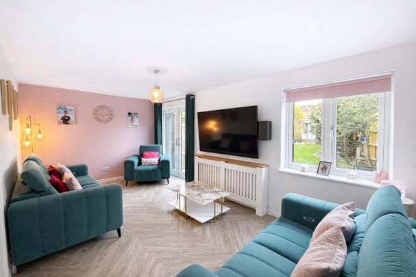 4 bed detached house to rent in Brockenhurst Way, Bicknacre, CM3 - Photo 1