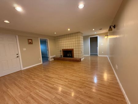 Lakeview Heights Suite with Garage/Shop - Photo 2