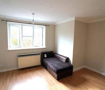 Boscombe Road, Southend-On-Sea - Photo 2