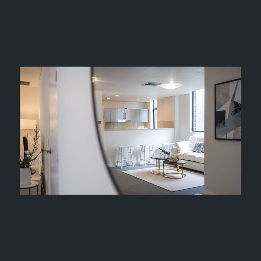 Spacious 2 Bedroom Apartment in Ideal Location - Photo 1