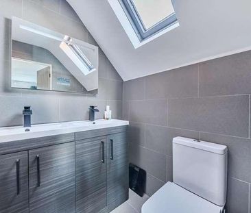 Crockhamwell Road, Woodley, RG5 - Photo 3