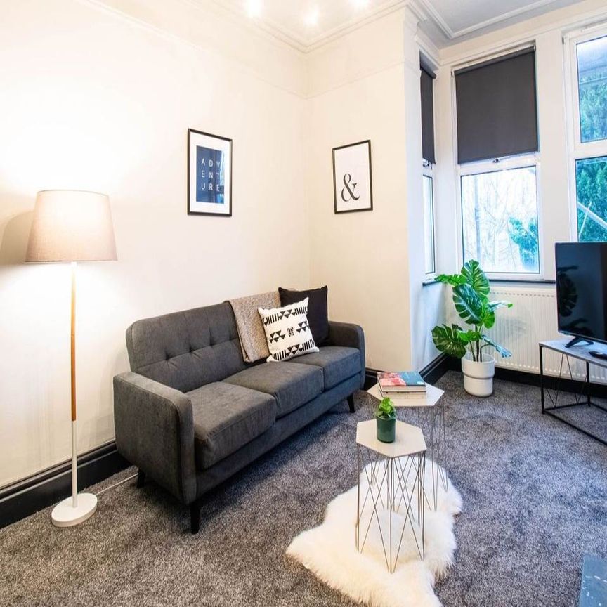 Westbury Mount (Room 3), Hunslet, Leeds - Photo 1