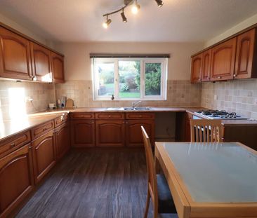 4 bedroom detached house to rent - Photo 4