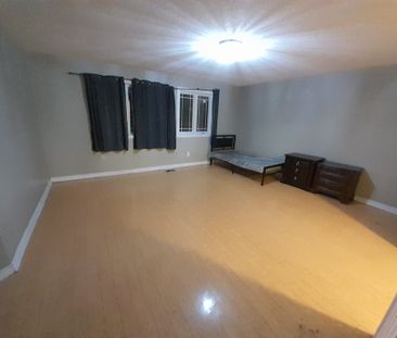 For Lease - 27 Cannon Crescent, Brampton, Ontario - Photo 2