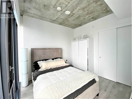 Luxury 1 Bed + Den at Yonge and Eglinton - Photo 2