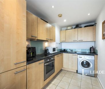 1 bedroom flat to rent - Photo 6