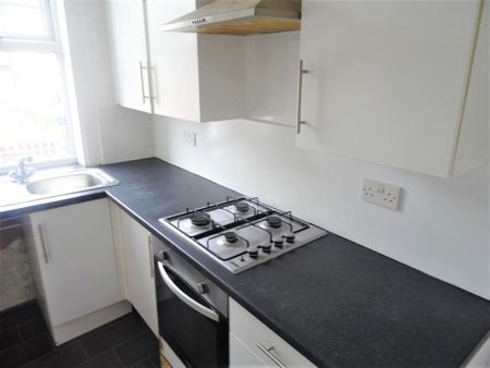 2 bedroom terraced house to rent - Photo 4