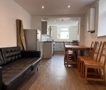 6 bedroom house to rent - Photo 1
