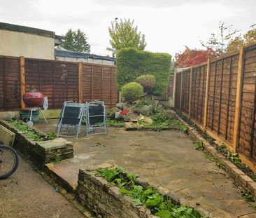 3 bedroom end of terrace house to rent - Photo 4