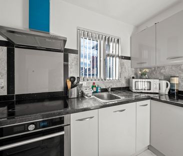 7 Bed Semi-Detached House, Paton Street, LE3 - Photo 6