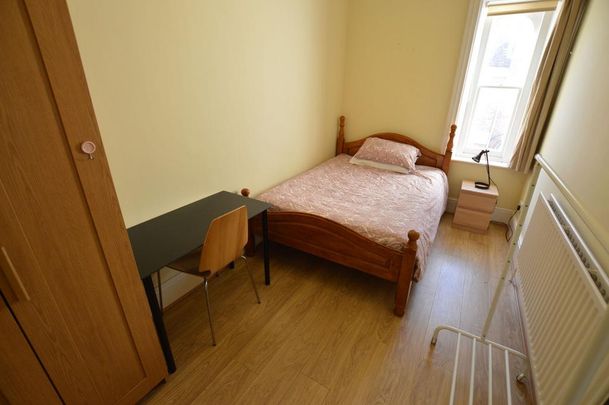 3 bedroom flat to rent - Photo 1