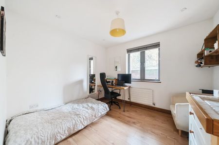 2 Bedroom Flat / Apartment - Highcliffe Road, Winchester - Photo 3