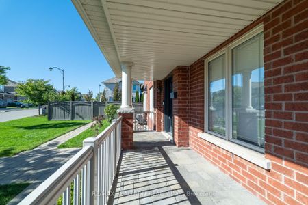 For Lease - 2 Yang Street, Richmond Hill, Ontario - Photo 2