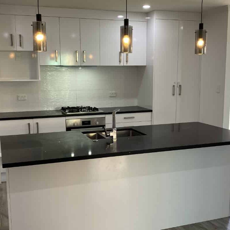FULLY RENOVATED, 4 BEDROOM HOME IN MANUREWA - Photo 1