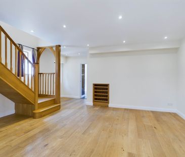 School Lane, Dinton - Photo 2