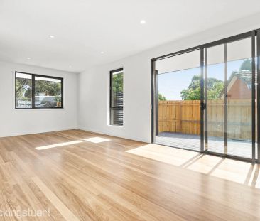 Brilliant and Beautiful - Photo 1