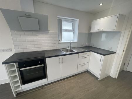 Whitchurch Road, Heath, Cardiff - Photo 4