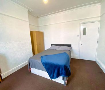 3 bedroom house share to rent - Photo 3