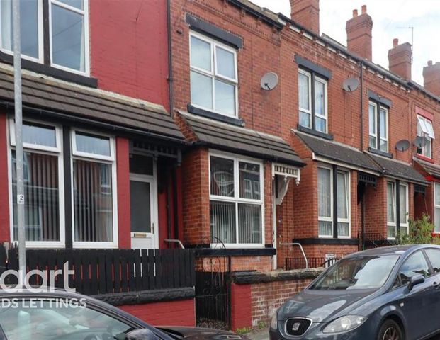 4 bedroom terraced house to rent - Photo 1