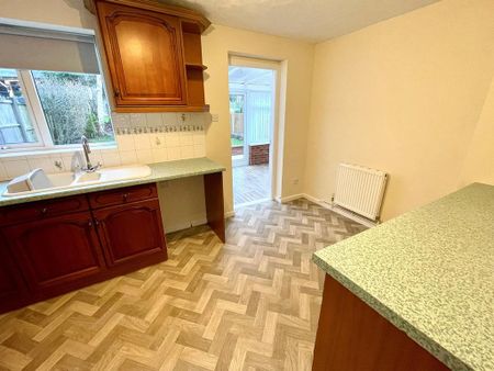 3 bedroom semi-detached house to rent - Photo 2