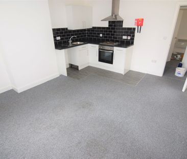 To Let 1 Bed Apartment - Photo 3