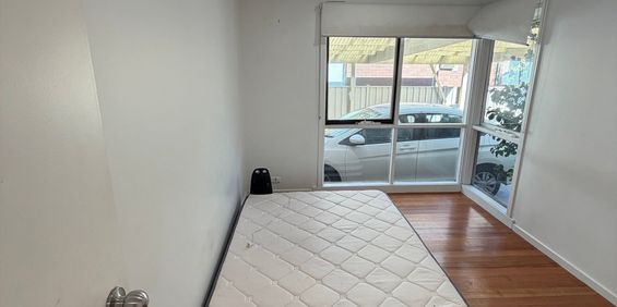 Hoppers Crossing - Photo 3