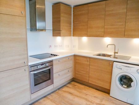 A 1 Bedroom Flat in St James Walk GL50 3UE - Photo 3