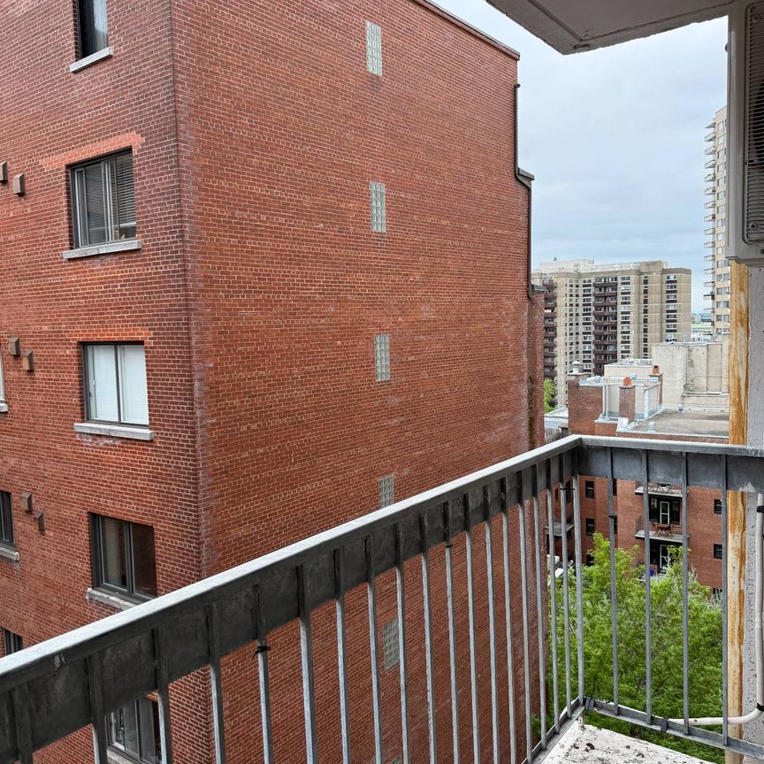 3470 Rue Simpson Montréal (Ville-Marie), QC H3G - Photo 1