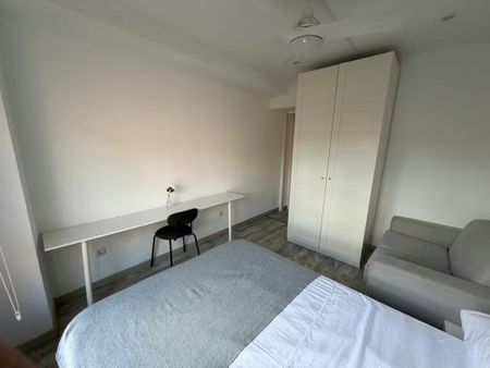 Calle San Serapio, Madrid, Community of Madrid 28026 - Photo 4