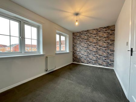 2 bedroom Mid Terraced House to let - Photo 4