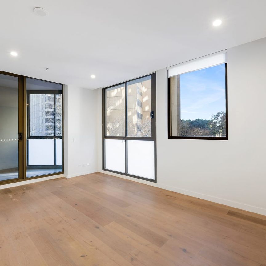 CORNER TWO BED APARTMENT IN HEART OF CBD - Photo 1