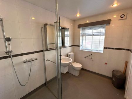 3 bedroom semi-detached house to rent - Photo 4