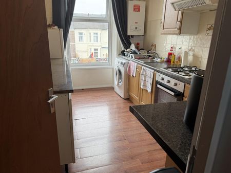 Heaton Road, Newcastle upon Tyne - Photo 5