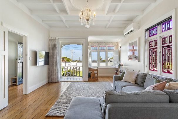 Immaculate 3 bedroom 2 bathroom home - Photo 1