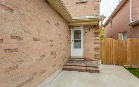 For Lease - 5070 Rising Star Court Unit# Basement, Mississauga, Ontario - Photo 2