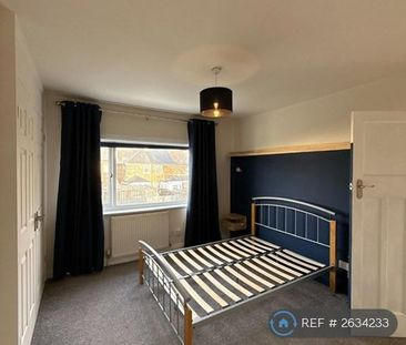 3 bedroom semi-detached house to rent - Photo 6